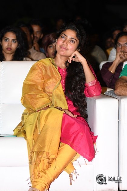 Sai-Pallavi-At-Fidaa-Movie-Sambaralu